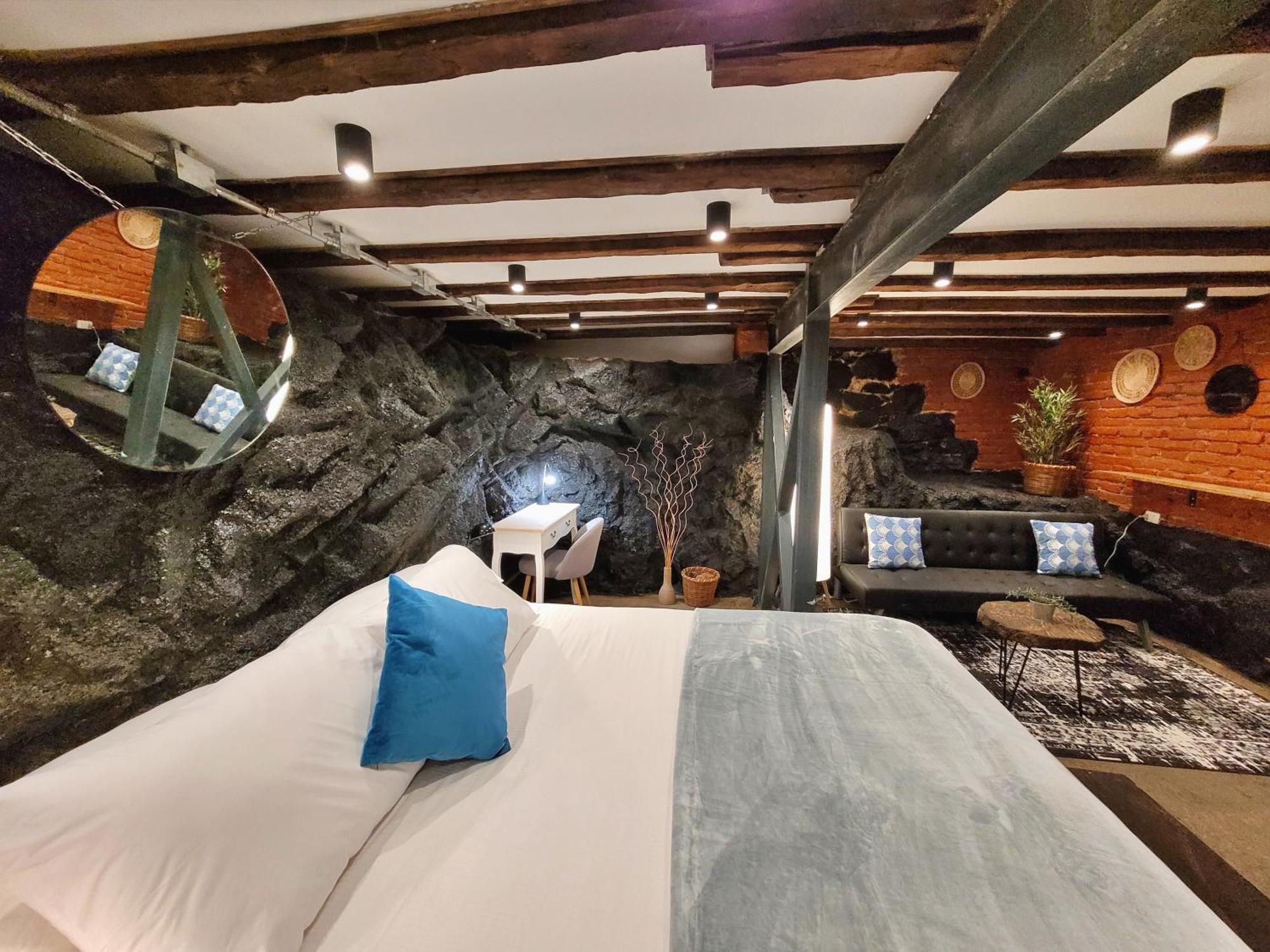 Maki & Albergue Valparaíso