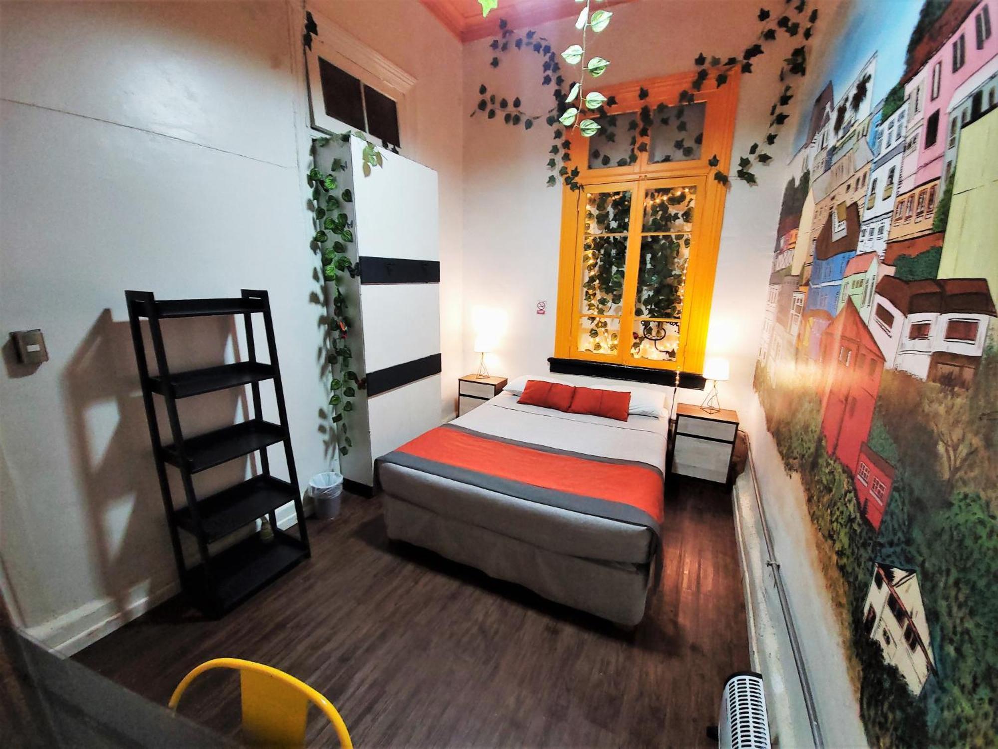 Albergue Maki & *
